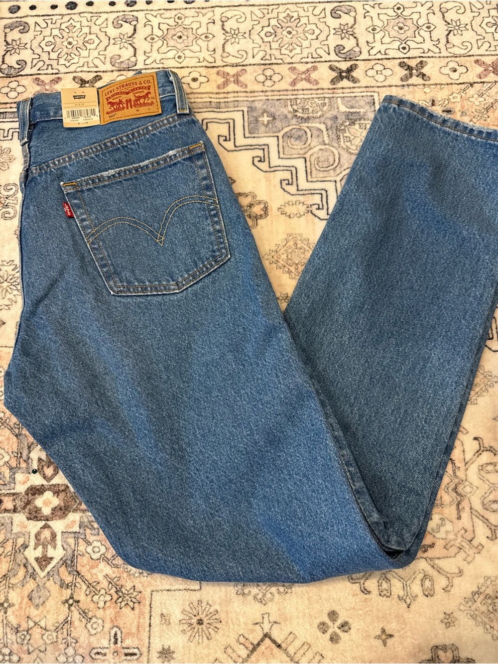 Levi's Women's Straight Jeans - Classic Blue Denim